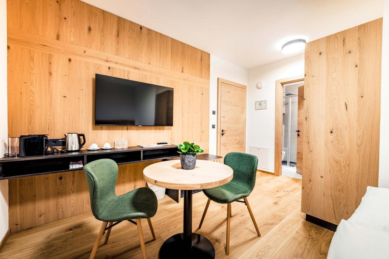Haus St Anton - Incl Gratis Premium Sommerkarte St. Anton am Arlberg Eksteriør bilde